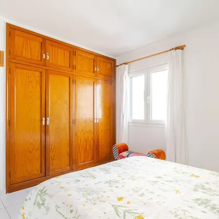 Coqueto En Coronas *